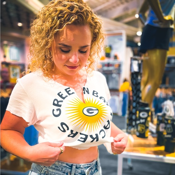 Meet your Posher, Ashley - Picture 2 of 4